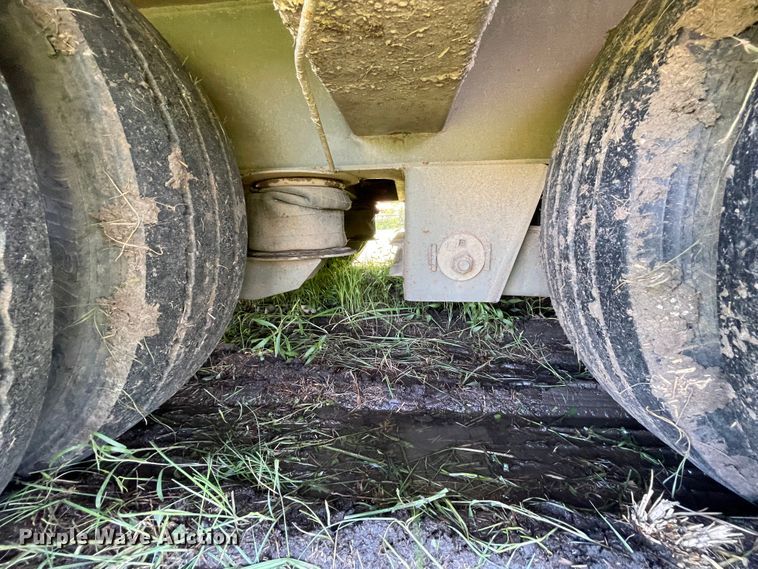 image for item IR9984 2008 Terex  drop deck equipment trailer