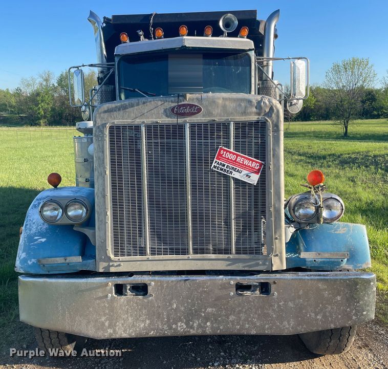 image for item IR9985 1986 Peterbilt 359  dump truck