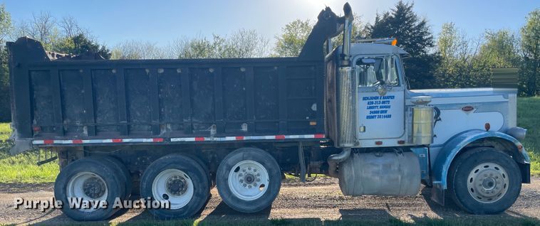 image for item IR9985 1986 Peterbilt 359  dump truck