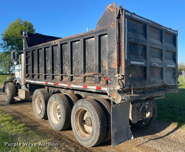 image for item IR9985 1986 Peterbilt 359  dump truck
