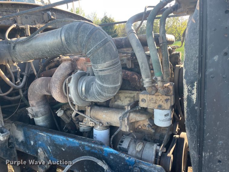 image for item IR9985 1986 Peterbilt 359  dump truck