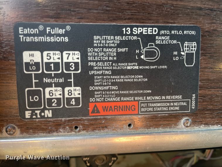 image for item IR9985 1986 Peterbilt 359  dump truck