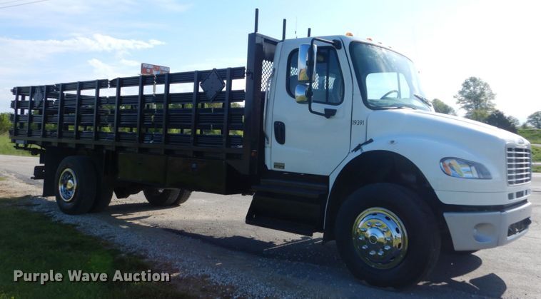 image for item IT9031 2011 Freightliner Business Class M2  flatbed truck