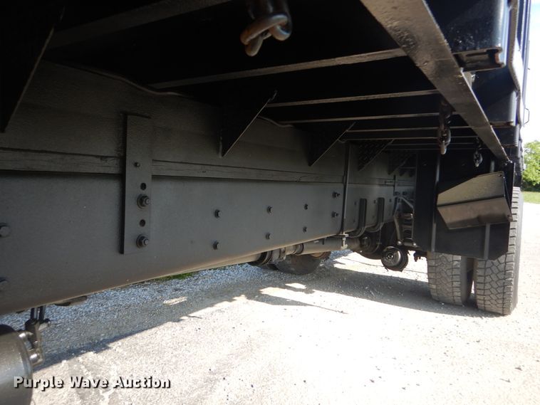 image for item IT9031 2011 Freightliner Business Class M2  flatbed truck