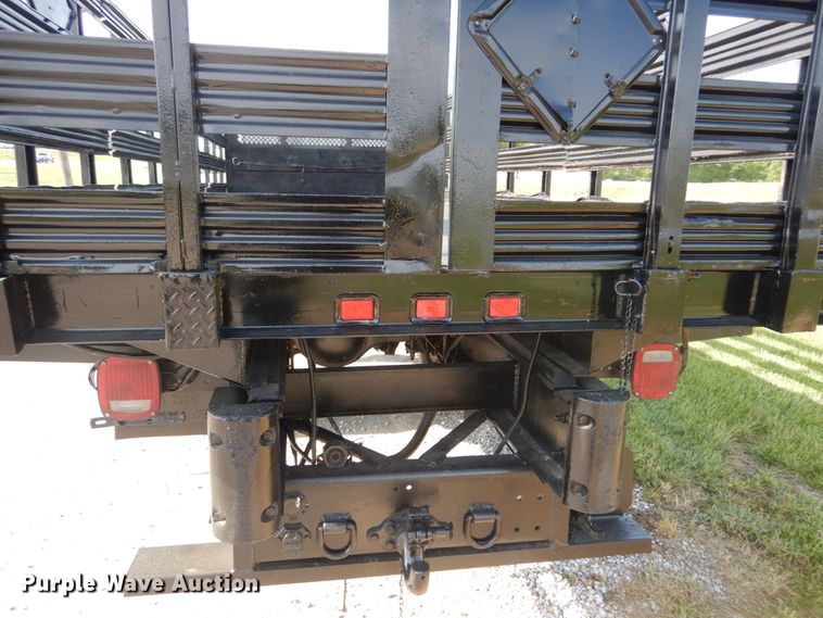 image for item IT9031 2011 Freightliner Business Class M2  flatbed truck