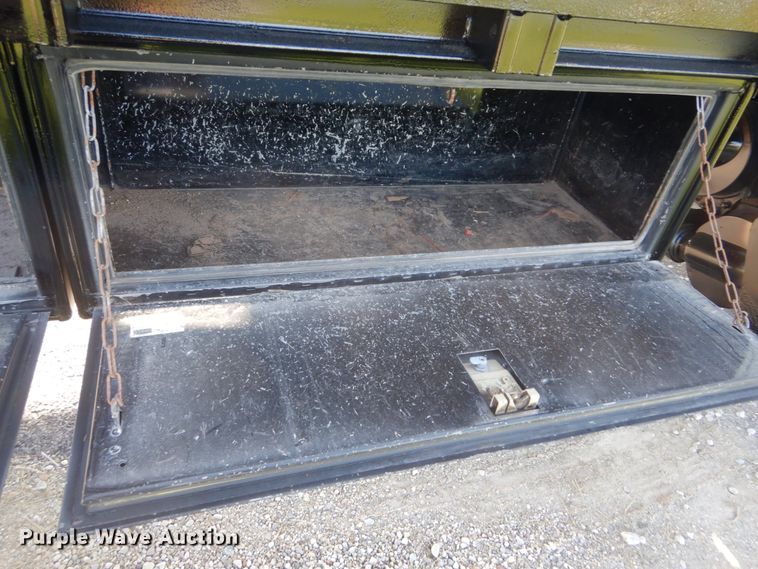 image for item IT9031 2011 Freightliner Business Class M2  flatbed truck