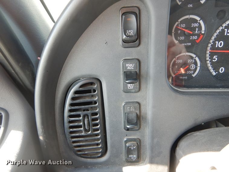 image for item IT9031 2011 Freightliner Business Class M2  flatbed truck