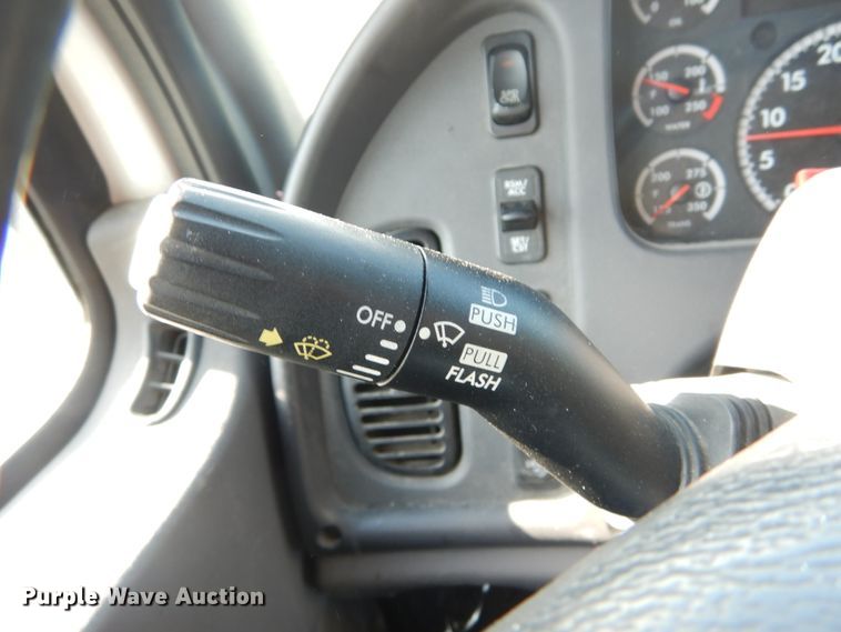 image for item IT9031 2011 Freightliner Business Class M2  flatbed truck