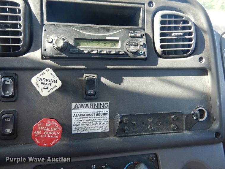 image for item IT9031 2011 Freightliner Business Class M2  flatbed truck