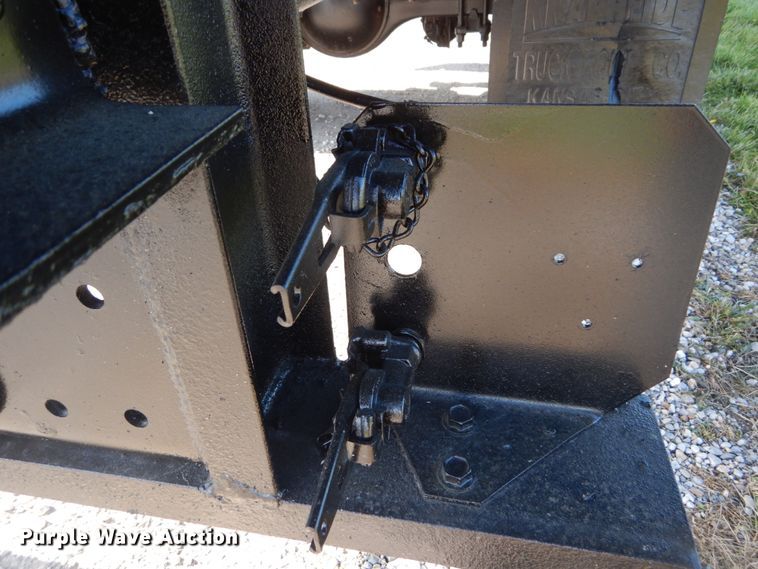 image for item IT9031 2011 Freightliner Business Class M2  flatbed truck