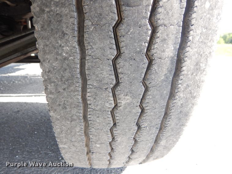 image for item IT9031 2011 Freightliner Business Class M2  flatbed truck