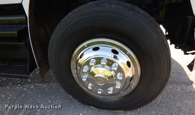 image for item IT9031 2011 Freightliner Business Class M2  flatbed truck