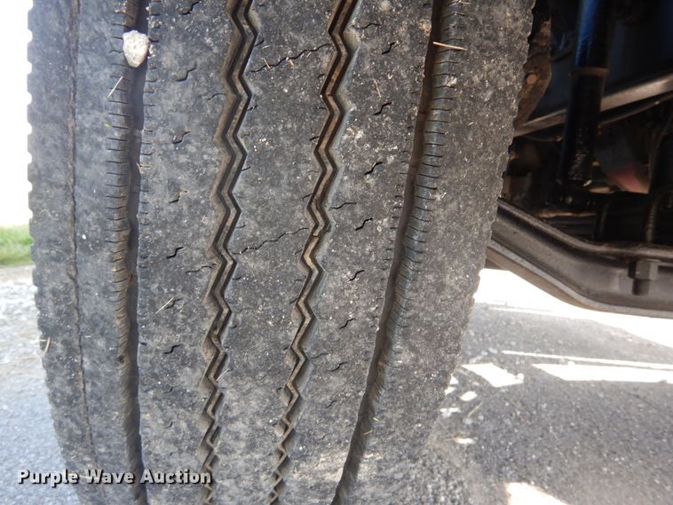 image for item IT9031 2011 Freightliner Business Class M2  flatbed truck