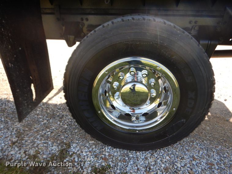 image for item IT9031 2011 Freightliner Business Class M2  flatbed truck