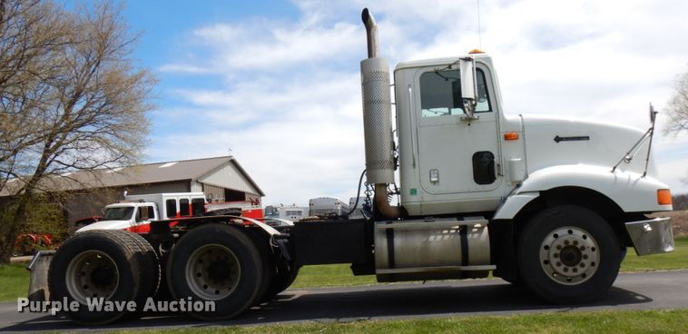 image for item IT9256 1996 International 9200  semi truck