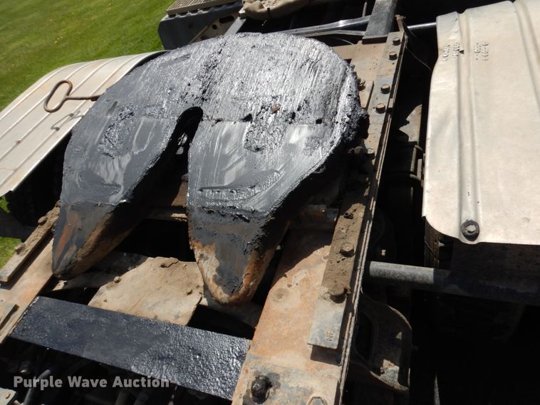 image for item IT9256 1996 International 9200  semi truck