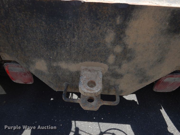 image for item IT9256 1996 International 9200  semi truck