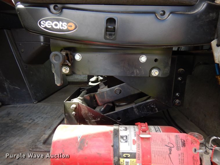 image for item IT9256 1996 International 9200  semi truck