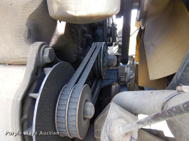 image for item IT9256 1996 International 9200  semi truck