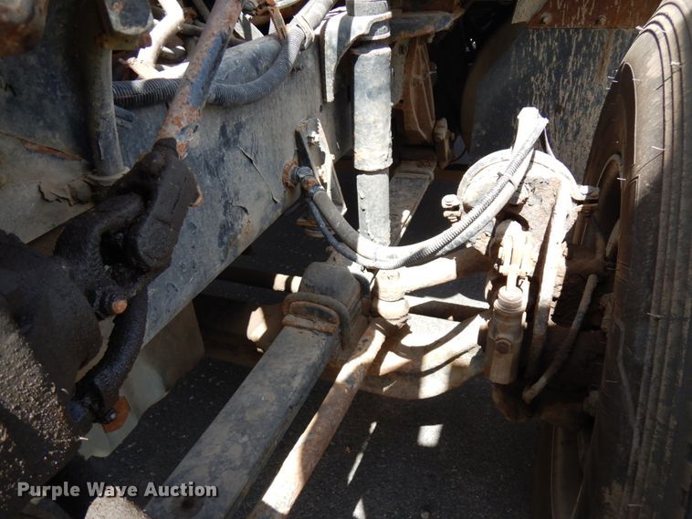 image for item IT9256 1996 International 9200  semi truck