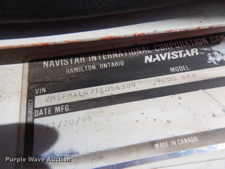 image for item IT9256 1996 International 9200  semi truck