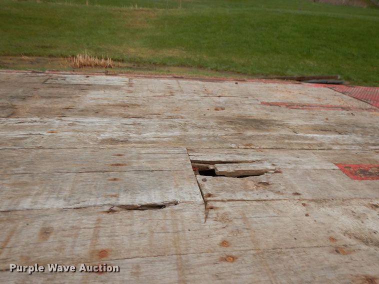 image for item IT9259 2006 Trail King TK70HT-502  drop deck equipment trailer