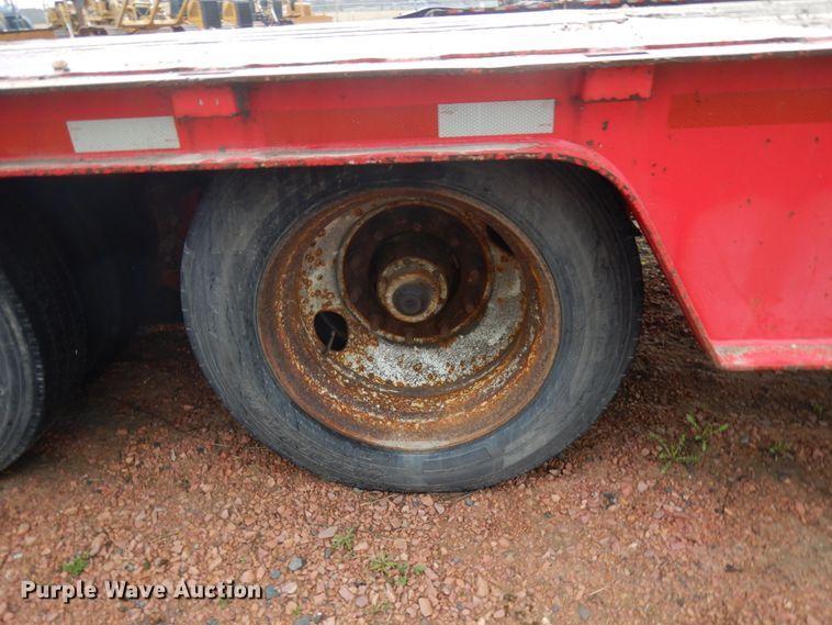 image for item IT9259 2006 Trail King TK70HT-502  drop deck equipment trailer