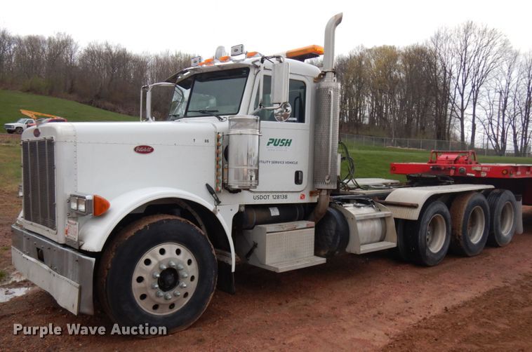 image for item IT9260 2006 Peterbilt 379  semi truck