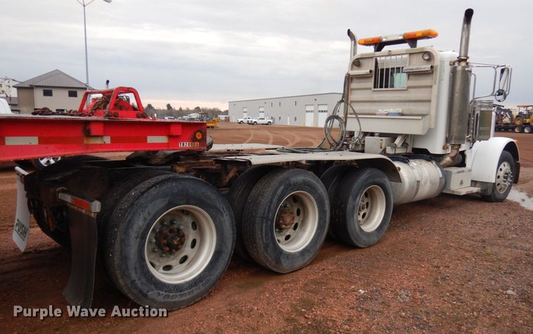 image for item IT9260 2006 Peterbilt 379  semi truck