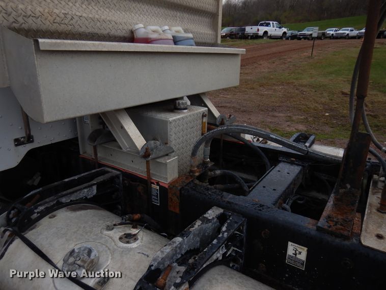 image for item IT9260 2006 Peterbilt 379  semi truck