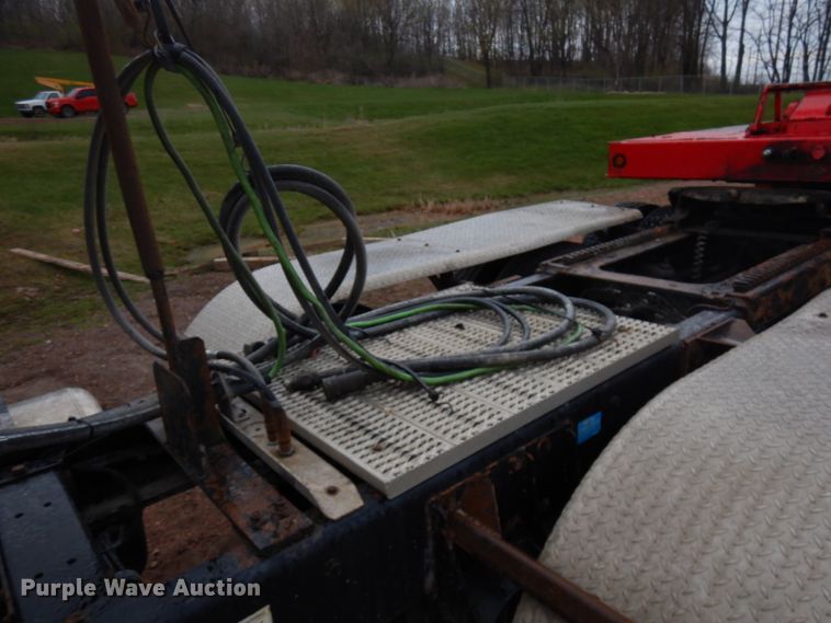 image for item IT9260 2006 Peterbilt 379  semi truck