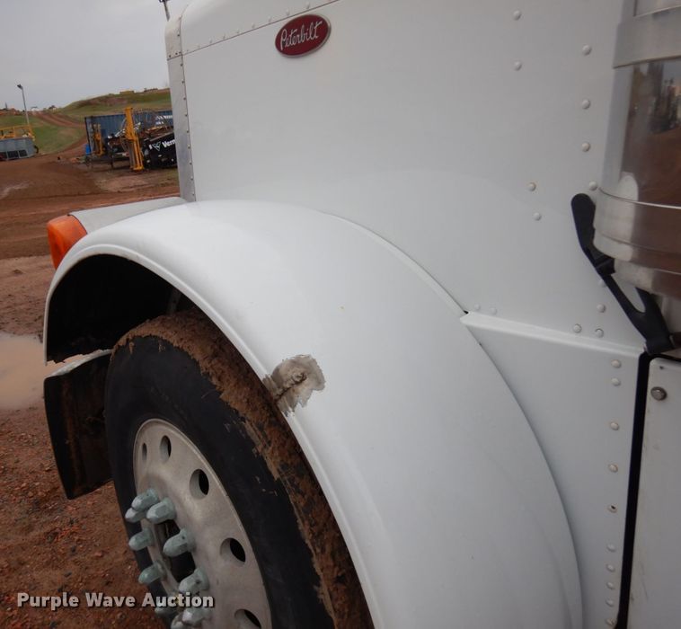 image for item IT9260 2006 Peterbilt 379  semi truck
