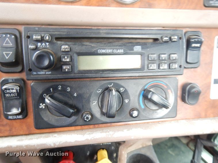 image for item IT9260 2006 Peterbilt 379  semi truck