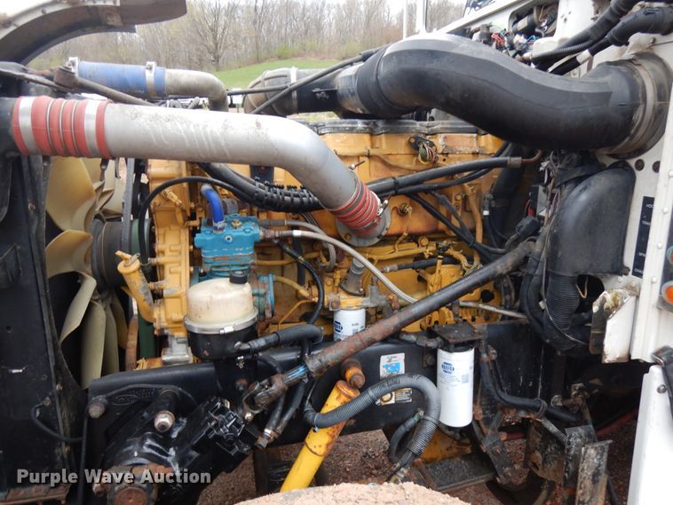 image for item IT9260 2006 Peterbilt 379  semi truck