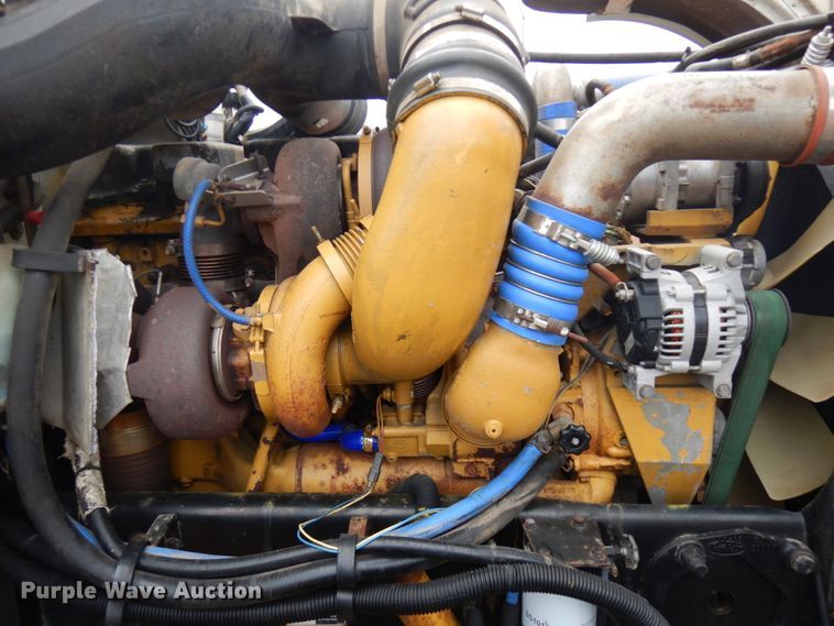 image for item IT9260 2006 Peterbilt 379  semi truck