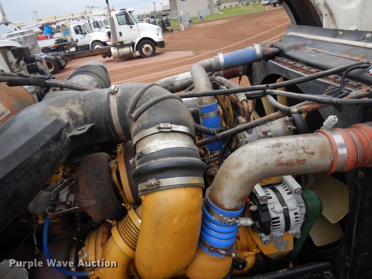 image for item IT9260 2006 Peterbilt 379  semi truck