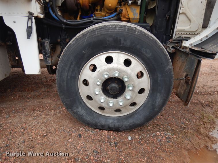 image for item IT9260 2006 Peterbilt 379  semi truck