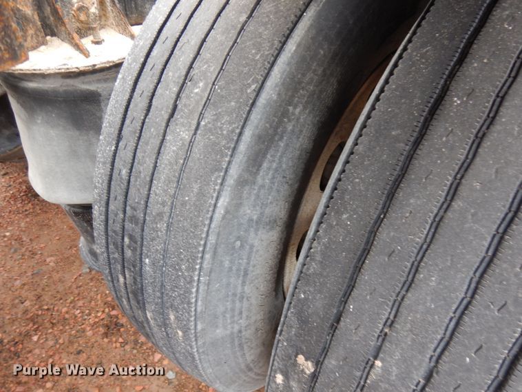 image for item IT9260 2006 Peterbilt 379  semi truck