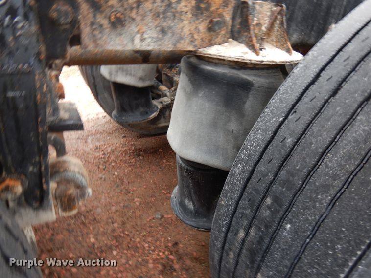 image for item IT9260 2006 Peterbilt 379  semi truck