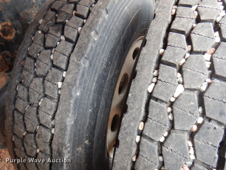 image for item IT9260 2006 Peterbilt 379  semi truck