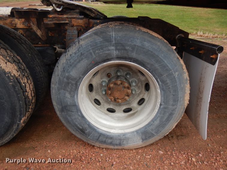 image for item IT9260 2006 Peterbilt 379  semi truck