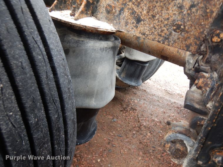 image for item IT9260 2006 Peterbilt 379  semi truck