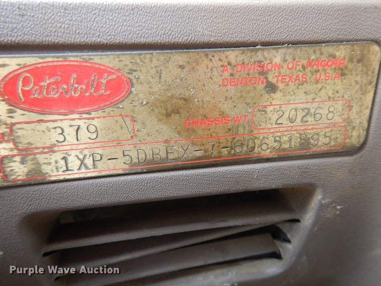 image for item IT9260 2006 Peterbilt 379  semi truck