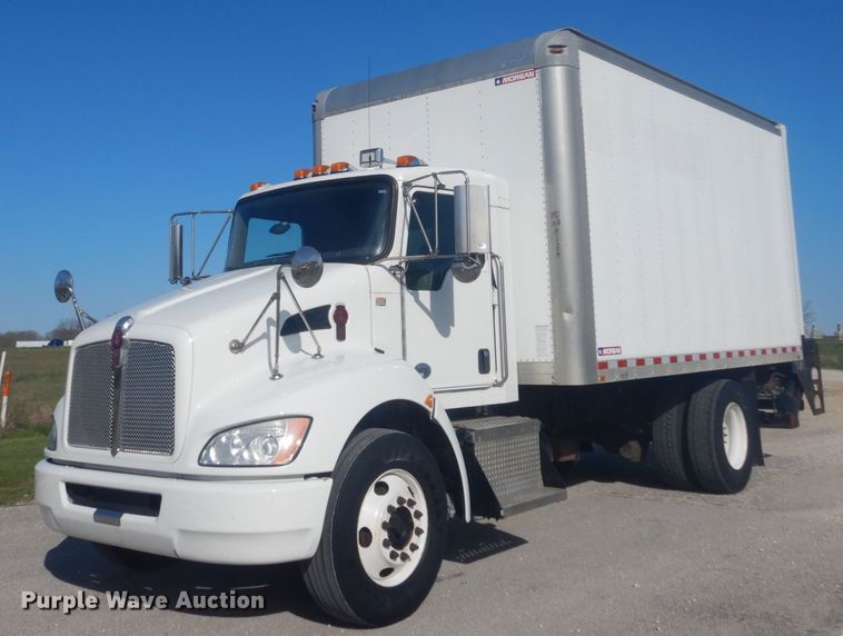 image for item IY9617 2013 Kenworth T270  box truck