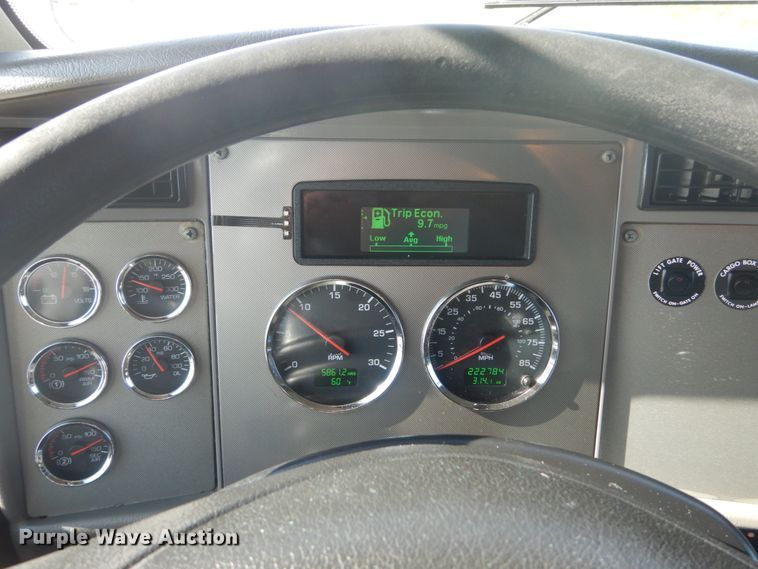 image for item IY9617 2013 Kenworth T270  box truck