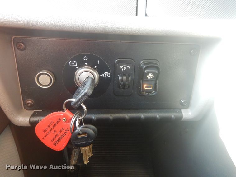 image for item IY9617 2013 Kenworth T270  box truck