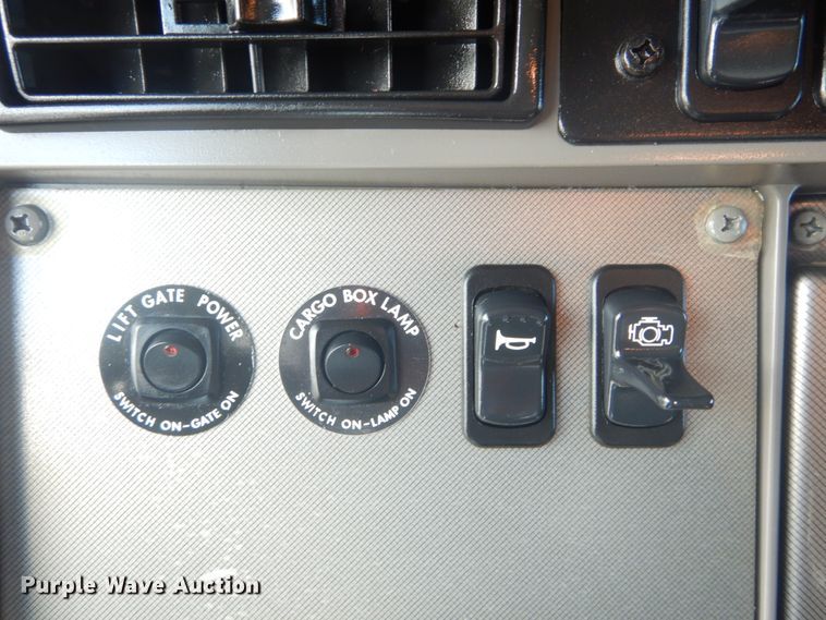 image for item IY9617 2013 Kenworth T270  box truck