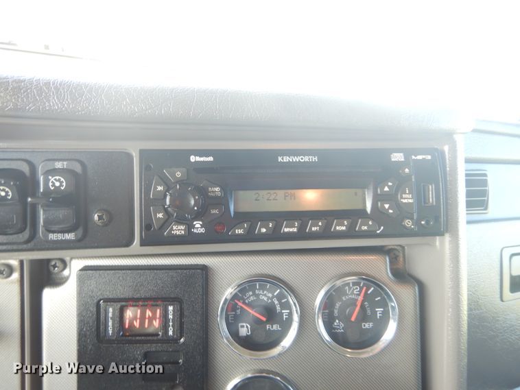 image for item IY9617 2013 Kenworth T270  box truck