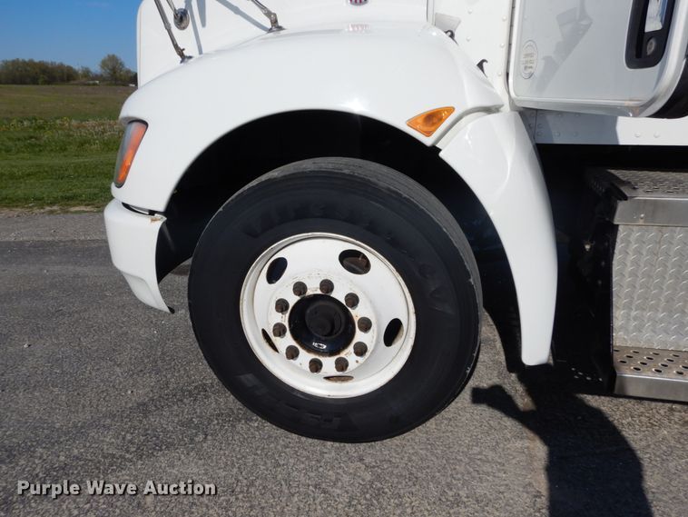 image for item IY9617 2013 Kenworth T270  box truck