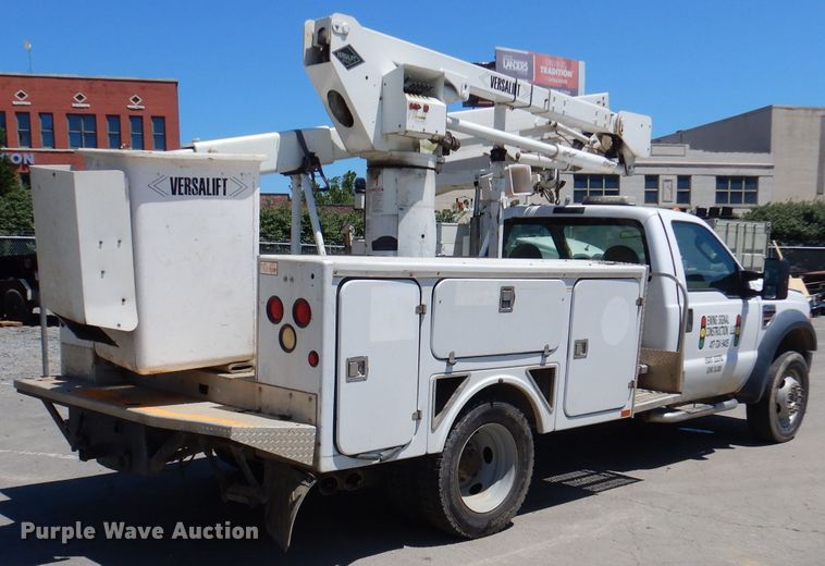 image for item DA5290 2008 Ford F550 XL  bucket truck